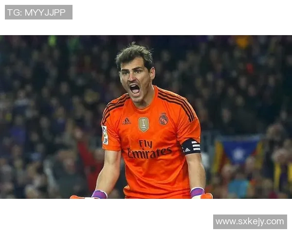 魔笛足球明星海报图展现传奇球员风采与激情瞬间的完美结合