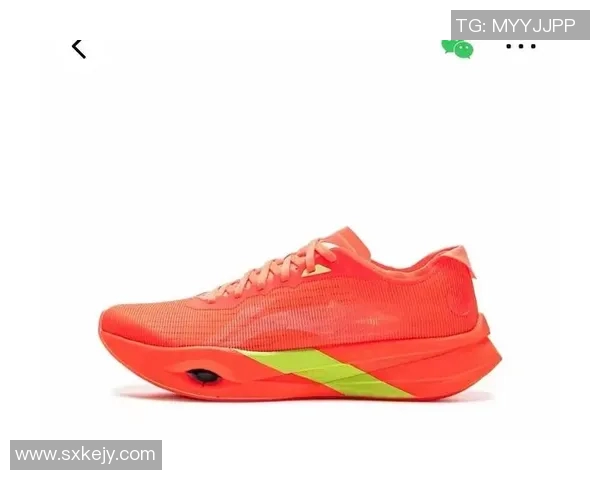 足球明星专属百米跑鞋助力速度与激情的完美结合